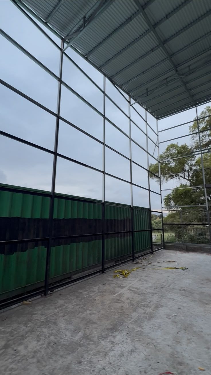 Estructura metálica de ampliación de bodega